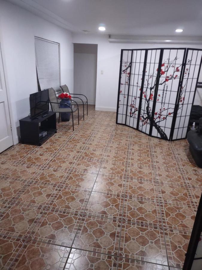 Omar'S Place - Shared Rooms ไมอามี ภายนอก รูปภาพ